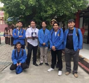 Mahasiswa Teknik Informatika UNPAM Kenalkan Machine Learning Melalui Teachable Machine di SMK Letris 1